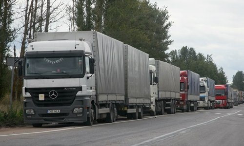 На смоленских дорогах продолжается проверка большегрузного транспорта На смоленских дорогах продолжается проверка большегрузного транспорта