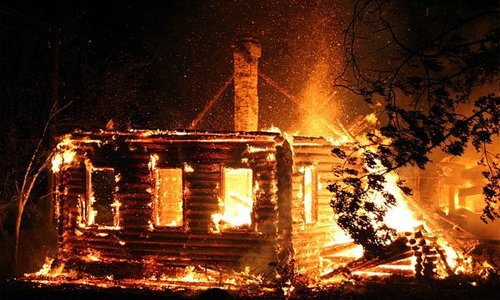 В Краснинском районе пожар оборвал три жизни В Краснинском районе пожар оборвал три жизни