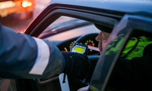 Автоинспекторы снова будут искать в Смоленске пьяных водителей Автоинспекторы снова будут искать в Смоленске пьяных водителей