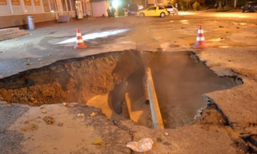 На месте крупной коммунальной аварии в Смоленске начались ремонтные работы На месте крупной коммунальной аварии в Смоленске начались ремонтные работы