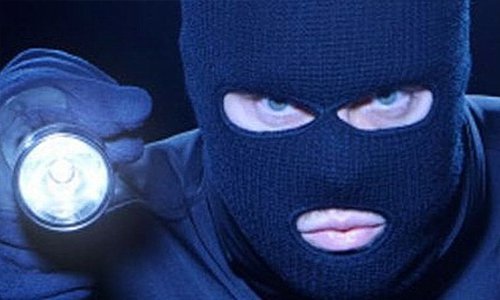 Двое молодых людей попытались ограбить пенсионеров в Шумячском районе Двое молодых людей попытались ограбить пенсионеров в Шумячском районе