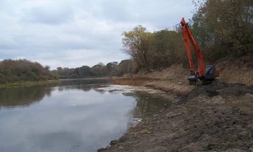 При очистке русла Днепра в Смоленске уничтожаются руины Троицкого собора При очистке русла Днепра в Смоленске уничтожаются руины Троицкого собора