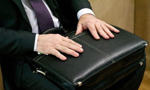 Смоленским чиновникам могут задержать зарплату Смоленским чиновникам могут задержать зарплату