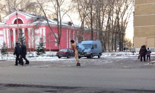 В Сафоновском районе полицейские задержали обнажённого мужчину с мешком В Сафоновском районе полицейские задержали обнажённого мужчину с мешком
