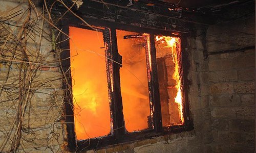 В Смоленском районе произошёл пожар в одноэтажном доме В Смоленском районе произошёл пожар в одноэтажном доме