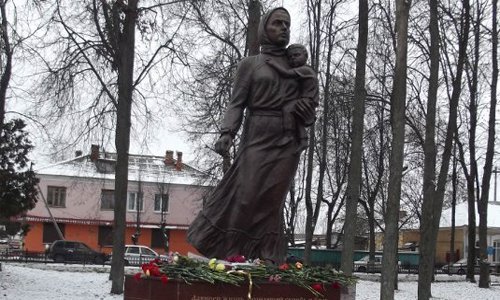 Жители Ельни собрали деньги на памятник матерям России Жители Ельни собрали деньги на памятник матерям России
