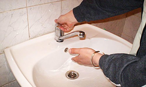 В четверг в Смоленске опять отключат холодную воду В четверг в Смоленске опять отключат холодную воду