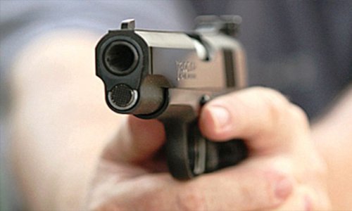Хулиган открыл стрельбу по посетителям смоленского придорожного кафе Хулиган открыл стрельбу по посетителям смоленского придорожного кафе