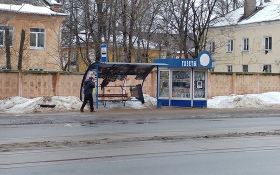 На Покровке в Смоленске от рук вандалов пострадали остановки