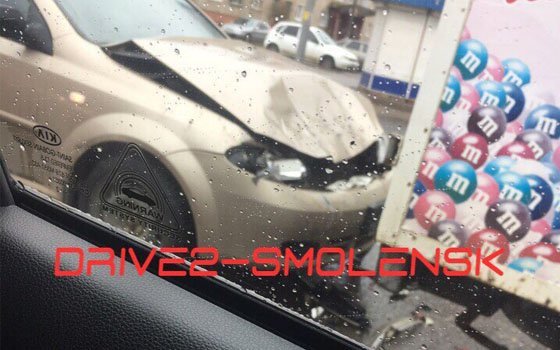 ДТП на улице Шевченко в Смоленске. Chevrolet врезалась в грузовик