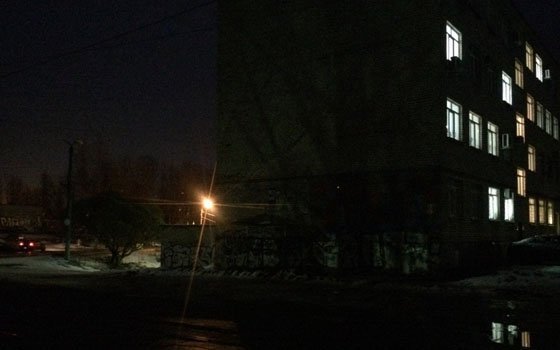 Смоляне пожаловались на остановки общественного транспорта без освещения