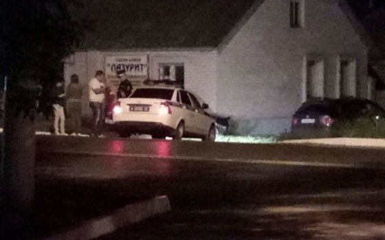 В Сафонове автомобиль врезался в здание
