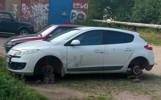 В Смоленске снова начали «разувать» автомобили