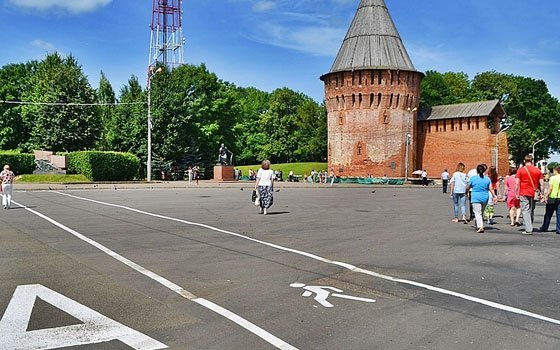В центре Смоленска появилось новое место для остановки туристических автобусов