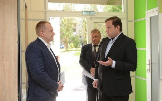Губернатор Алексей Островский ознакомился с работой Клиники Боли