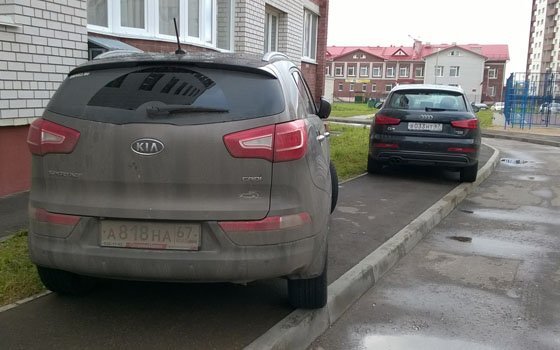 У смоленского детского сада «Соловушка» были замечены «автохамы»