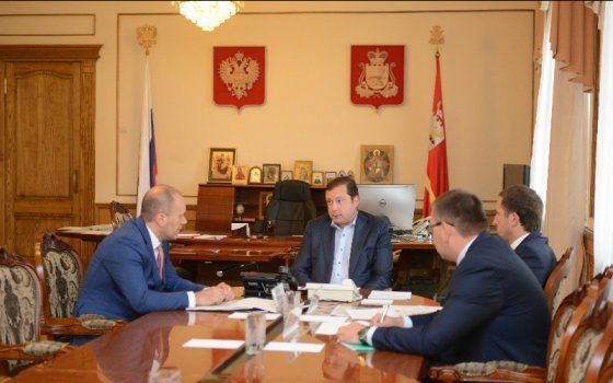 Губернатор Алексей Островский провел рабочую встречу с руководством ООО «Птицефабрика Сметанино»