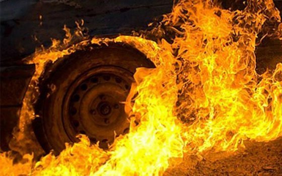 Пожар в Вяземском районе. Огнеборцы спасали машину «Лада»