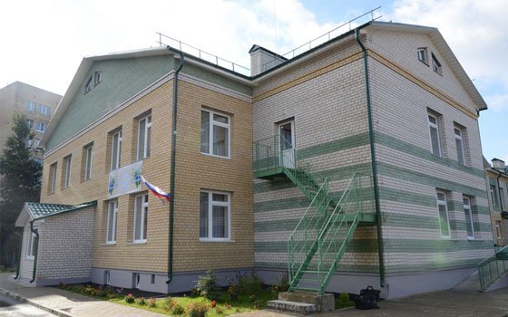 90 юных смолян посещают новый детский сад №50 «Незабудка»