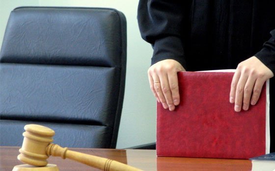 Смолянина, обвиняемого в угоне иномарки и совершении на ней ДТП, приговорили к трем годам лишения свободы условно