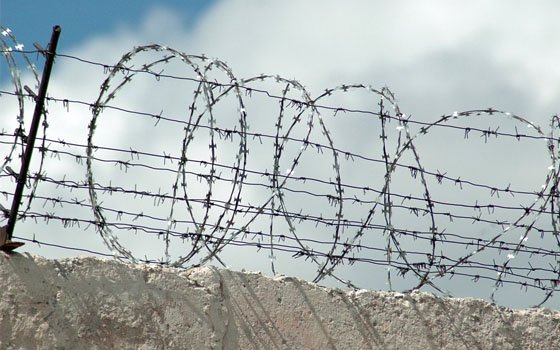 В Смоленске осужденный колонии строгого режима получил травму руки