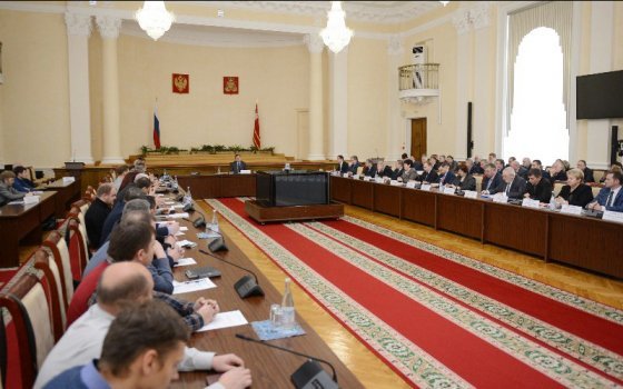 Губернатор Алексей Островский провел совещание с руководителями фермерских хозяйств региона