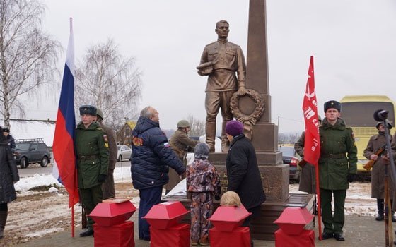 Память неизвестному солдату увековечили в Смоленском районе