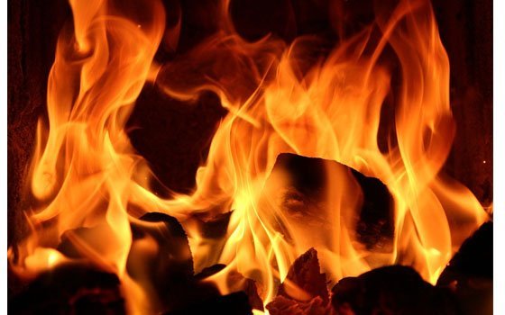 Пожар в Десногорске: огнеборцы тушили двухкомнатную квартиру