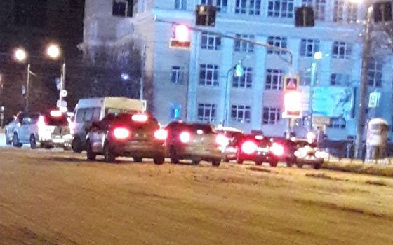 ДТП на перекрестке улиц Кирова и Гагарина в Смоленске. Маршрутка врезалась во внедорожник