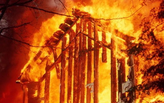 Пожар в деревне Рай: огнеборцы тушили баню и дом