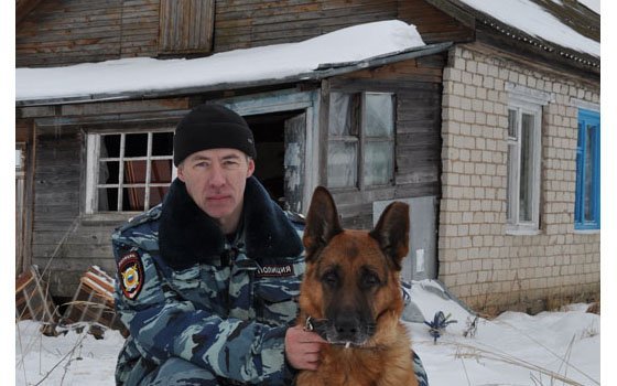 14-летнего грабителя в поселке Кардымово помог задержать служебный пес