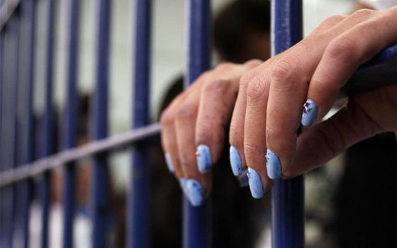 Оставив входную дверь в квартиру открытой, житель Сафонова едва не лишился имущества