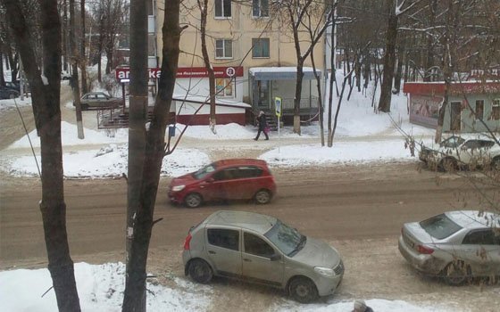 Смоляне занесли в «черный» список автомобилистов, которые паркуются на пешеходном переходе