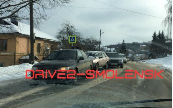 «Паровоз» из трех авто собрался на Большой Краснофлотской в Смоленске