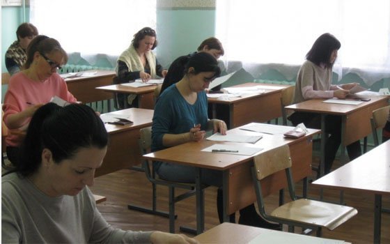 Для родителей смоленских школьников организовали ЕГЭ