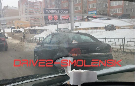 На улице 25 сентября в Смоленске «вступили в битву» «ВАЗ», Opel и Audi