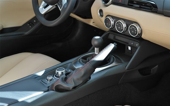 В Руднянском районе мужчина угнал авто собутыльника, пока тот спал