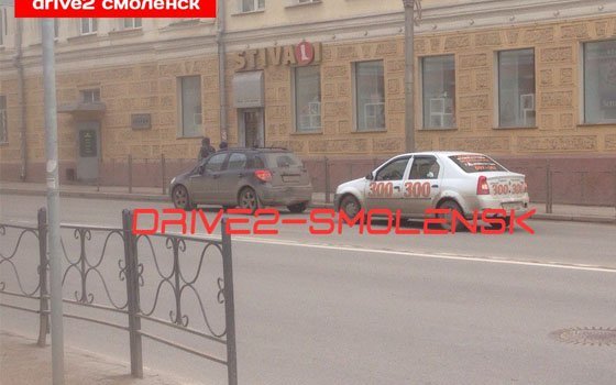 На Большой Советской в Смоленске Renaut Logan догнал Suzuki