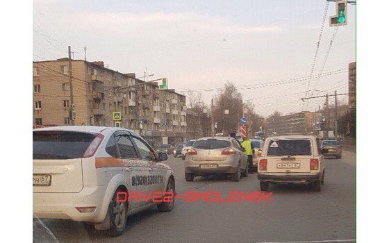 На перекрестке улиц Кирова и Памфилова в Смоленске случилось ДТП