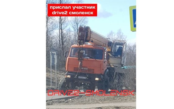 «Камаз» на Проспекте Строителей в Смоленске остался без колеса