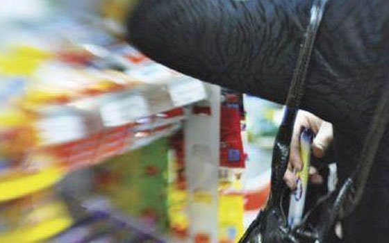 Ельнинский супермаркет «обчистили» две нетрезвые дамы