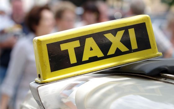 В Смоленске двое таксистов стали жертвами аферистов