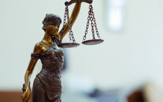 Жительница Смоленска ответит в суде за дачу взятки начальнику отдела службы судебных приставов