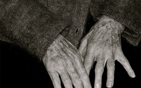 84-летняя смолянка стала жертвой грабителя