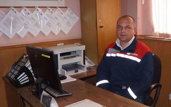 «Я бросился в воду, пытаясь на ощупь найти детей». Смоленский энергетик спас близнецов