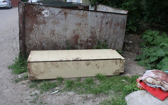 Убив родную тетю, смолянка спрятала тело в шкаф и выбросила на помойку