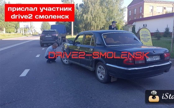 Toyota и «Волга» столкнулись в Смоленске на улице Бабушкина