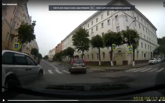 В Смоленске минивэн, нарушивший правила дорожного движения, попал на видео