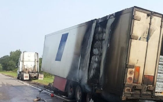 Большегруз загорелся в Руднянском районе