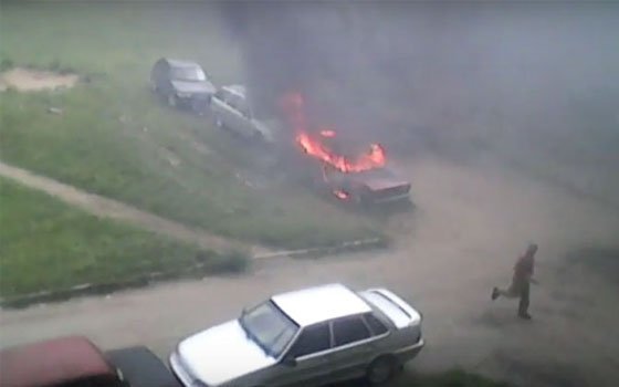 В Вязьме «ВАЗ 2105» сгорел дотла